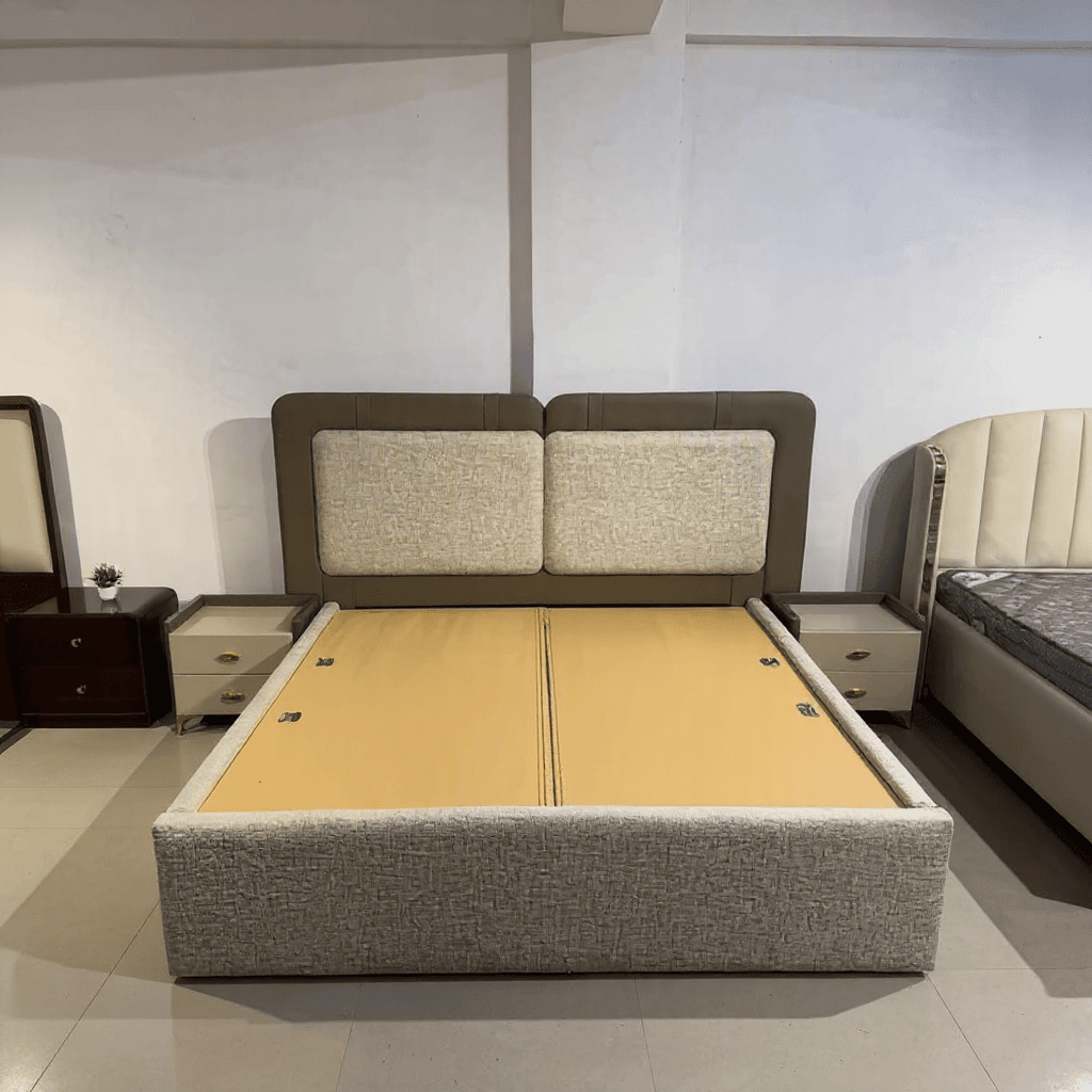 King Size Platform Bed with Hydraulic Storage and Single Side Table